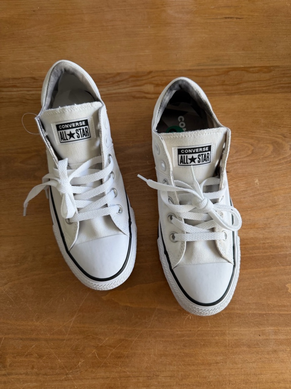 Converse Women’s White Low Top Sneakers with Black Trim. Never Worn. - Picture 2 of 4